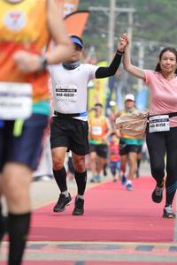 BIB: 46039, 45150
                            <button type="button" onclick="openModal(8213989)" class="btn btn-primary btn-sm float-right btn-popup" data-toggle="modal" data-target=".modal-high-quality">
                        <i class="fas fa-shopping-cart"></i> Add to Cart
                    </button>
                                            <button type="button" onclick="isThisMe(8213989, true)" class="btn btn-success btn-sm float-right btn-popup btn-isme hidden" data-toggle="tooltip" data-placement="bottom" title="นี่คือรูปของคุณใช่ไหม คลิกที่นี่เพื่อเอาเข้าอัลบั้ม">
                        <i class="fas fa-plus"></i> Add to album
                    </button>
                    <button type="button" onclick="isThisMe(8213989, false)" class="btn btn-warning btn-sm float-right btn-popup btn-isnotme hidden">
                        <i class="fas fa-ban"></i> Remove from album
                    </button>